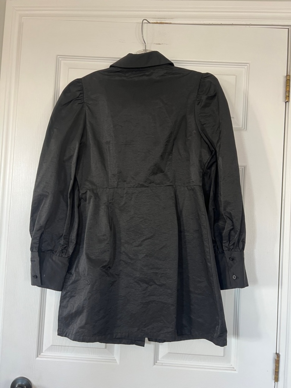 Glamorous Black Button-Front Mini Dress with Puff Sleeves - Picture 4 of 4